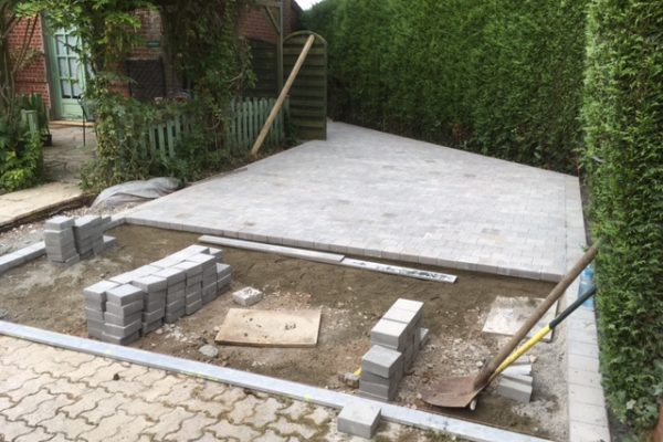 Place de stationnement pavée